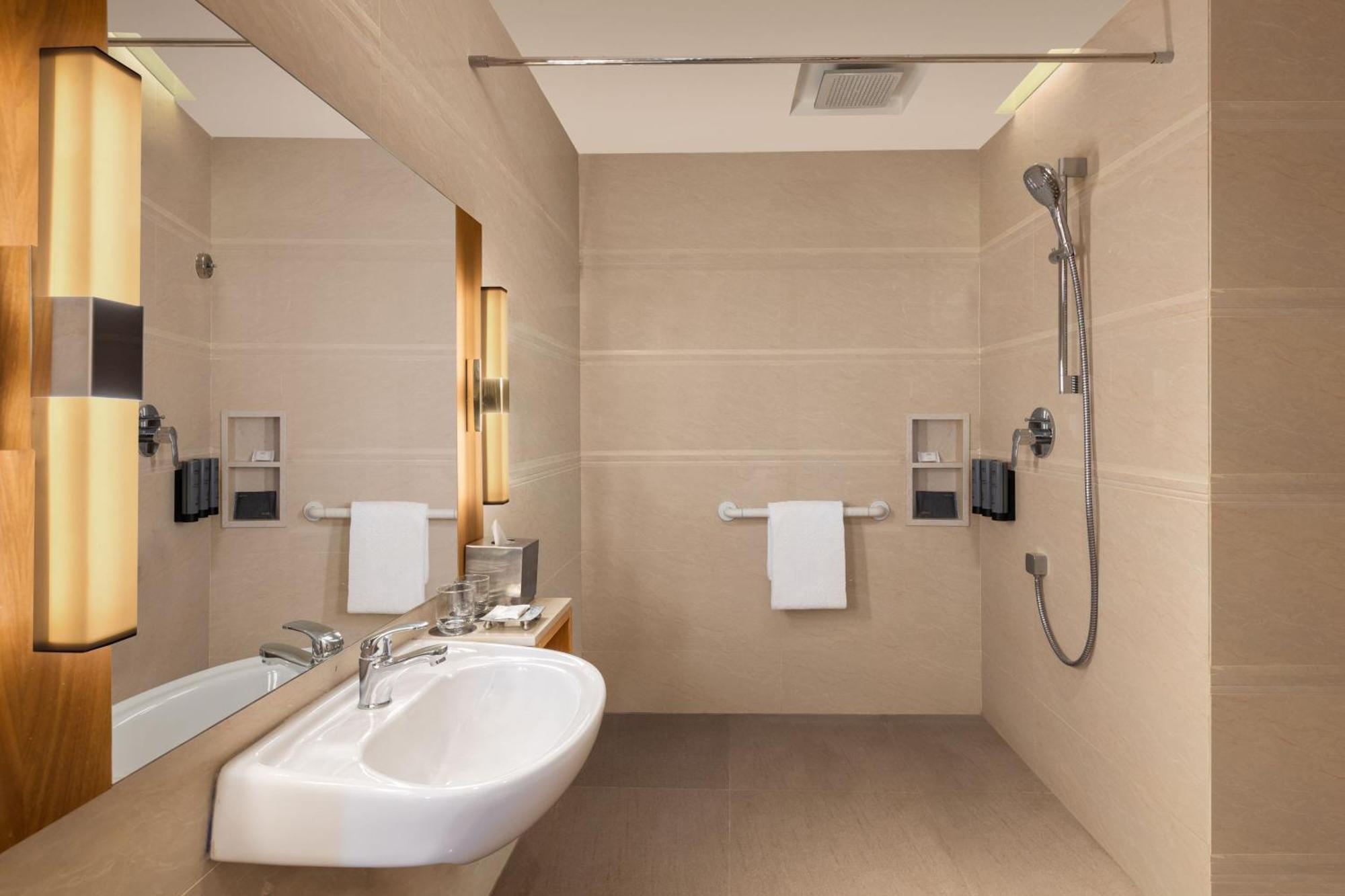 Courtyard By Marriott Tiruchirappalli Exterior foto